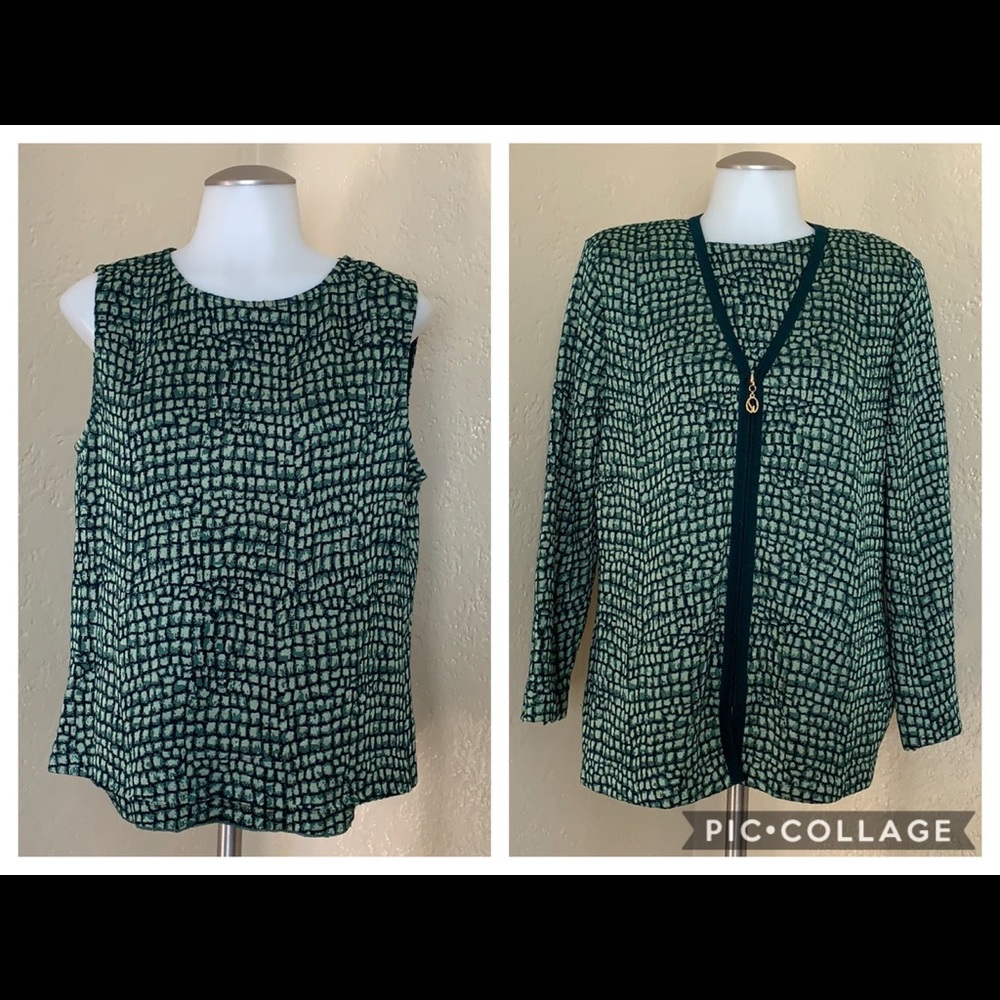 2 piece set St. John sport by Marie Gray greens  Gorgeous set!